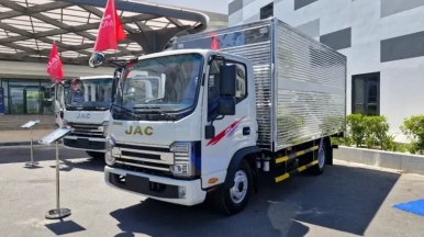 UD TRUCKS QUESTER GWE 420